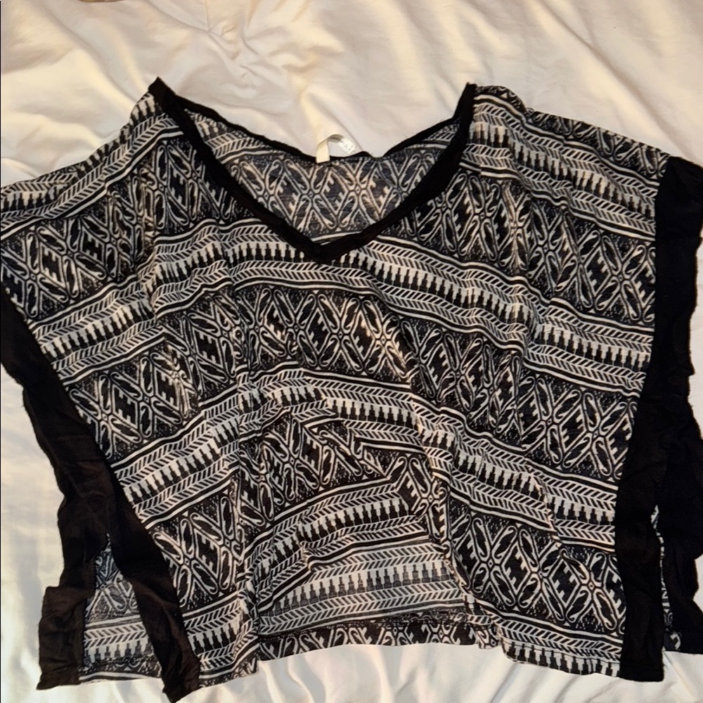 Black and White Patterned Women's Top